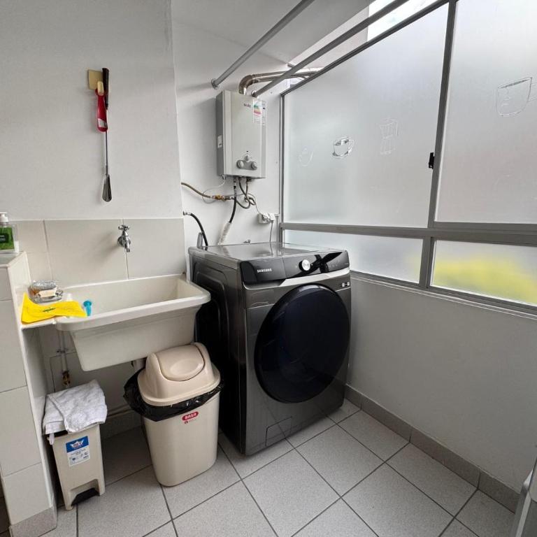Lindo Apartamento en Condominio Privado - Apartamento de 3 dormitorios - 25