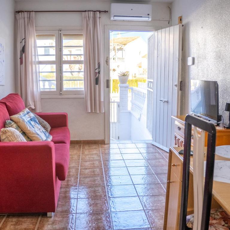 Bungalow and extra independent studio if more than 6 people - Three-Bedroom Home - 5