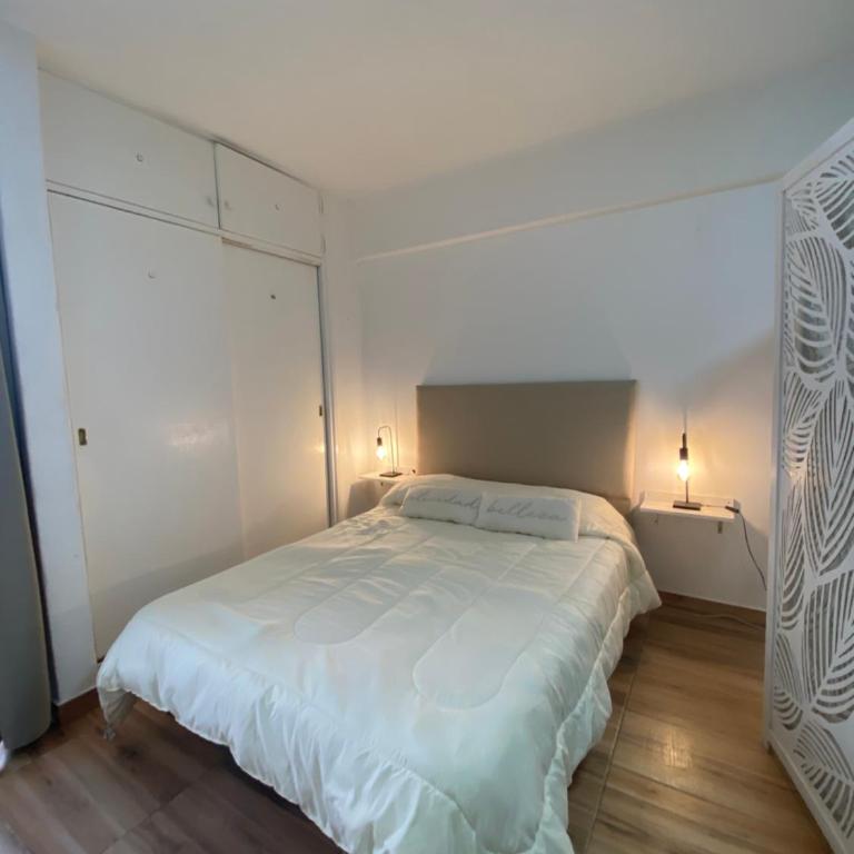 Monoambiente moderno a una cuadra del mar Alsina y Colón - Apartamento de 1 dormitorio - 1