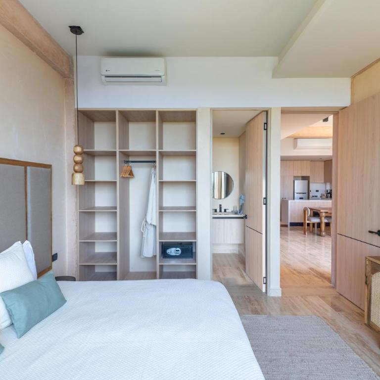 Corasol, Relaxed Stay with Terrace & Full Amenities - Two-Bedroom Family Apartment - 11