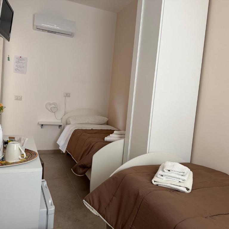 Gio Rooms - Camera Doppia con Letti Singoli - 2