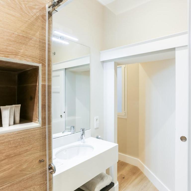 Mateo Gago 13 - Three-ensuite Bedroom Apartment in first floor - 8