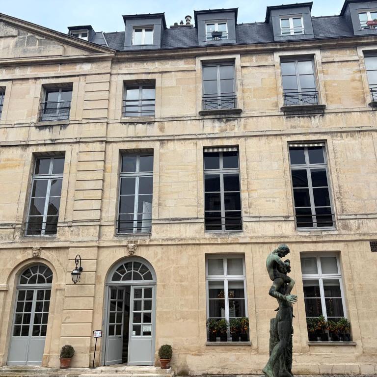 Le Marais Place des Vosges Paris - One-Bedroom Apartment - 9