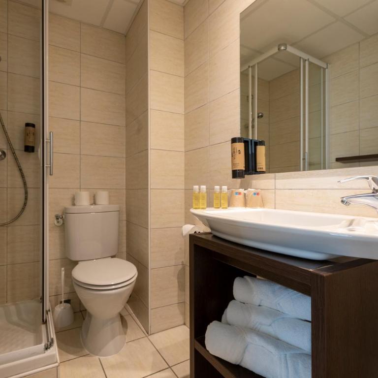 Hôtel Croix des Bretons - Lourdes Pyrénées - Chambre Triple - 8