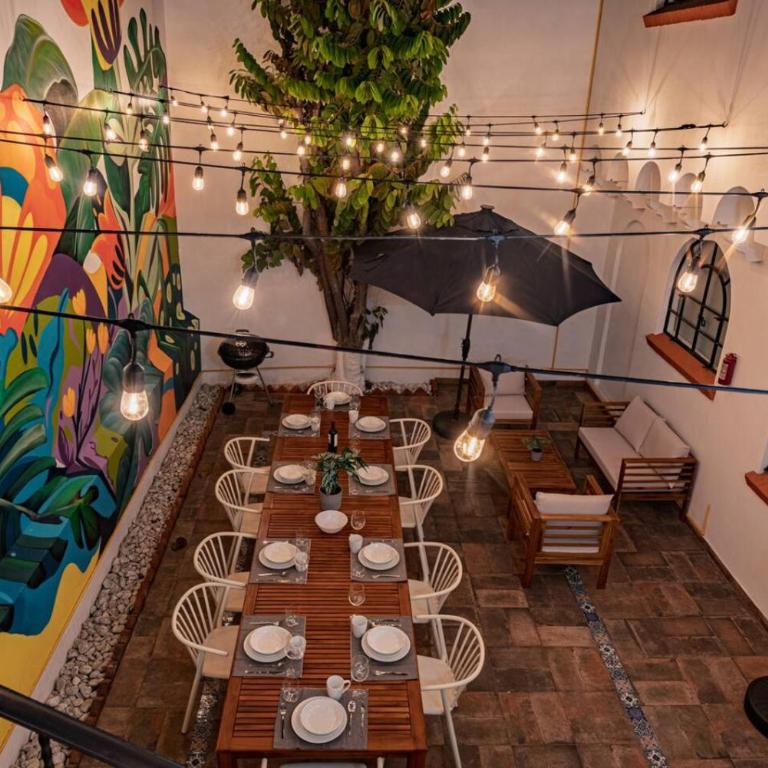Group-Friendly Terrace Delight near WTC & Shops - Haus mit 7 Schlafzimmern - 7