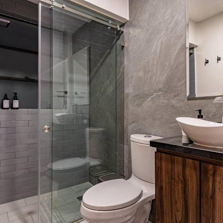 Group-Friendly Terrace Delight near WTC & Shops - Haus mit 7 Schlafzimmern - 16