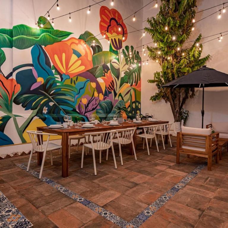 Group-Friendly Terrace Delight near WTC & Shops - Haus mit 7 Schlafzimmern - 1