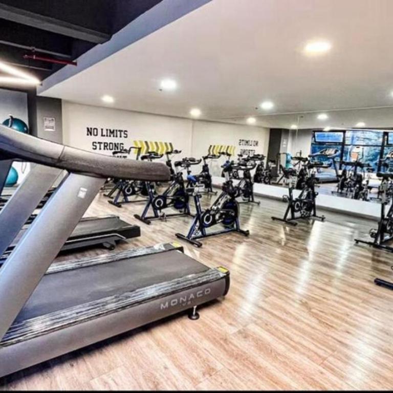 Eternal Springs 8pp, 3br, 2bt, 3acs, Pool, Jacuzzi - Three-Bedroom Apartment - High Floor - 14