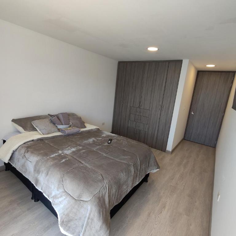 Apartamento Moderno en Las Quintas Ascensor Parking Ubicación Premium - Apartamento Deluxe de 1 dormitorio con vistas a la ciudad - 9