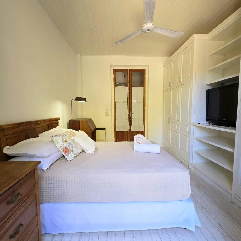 Casa Centrica en Colonia - Vistas Abiertas y Patio Natural - Three-Bedroom Vacation Home - 37
