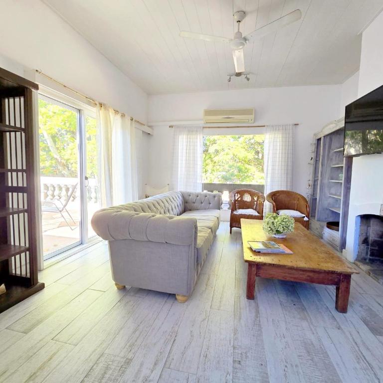 Casa Centrica en Colonia - Vistas Abiertas y Patio Natural - Three-Bedroom Vacation Home - 47