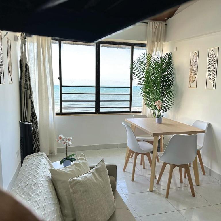 Espectacular loft frente al mar, recién renovado - Two-Bedroom Apartment - 16