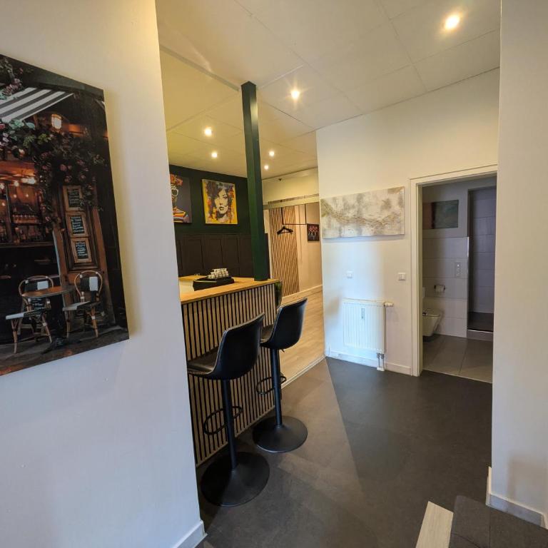 Munich Apartment 110 qm with 3 Bedrooms Right at Okotoberfest 1 to 10 Guests - Three-Bedroom Apartment - 5