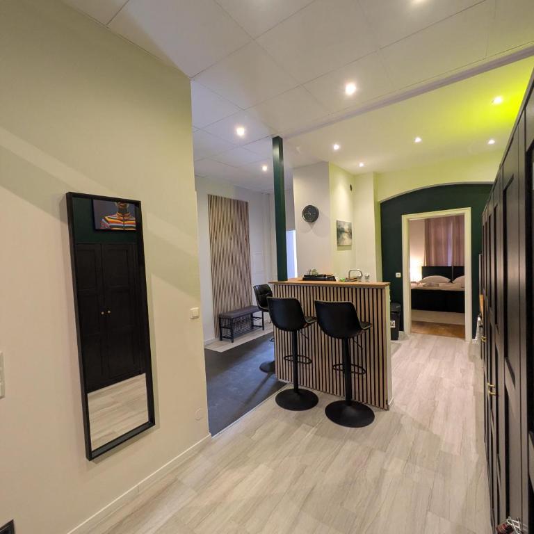 Munich Apartment 110 qm with 3 Bedrooms Right at Okotoberfest 1 to 10 Guests - Three-Bedroom Apartment - 1