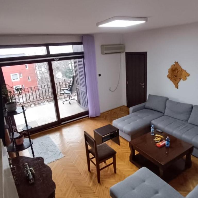 Small Hill Guesthouse - Two-Bedroom Apartment with Balcony and Terrace - 2