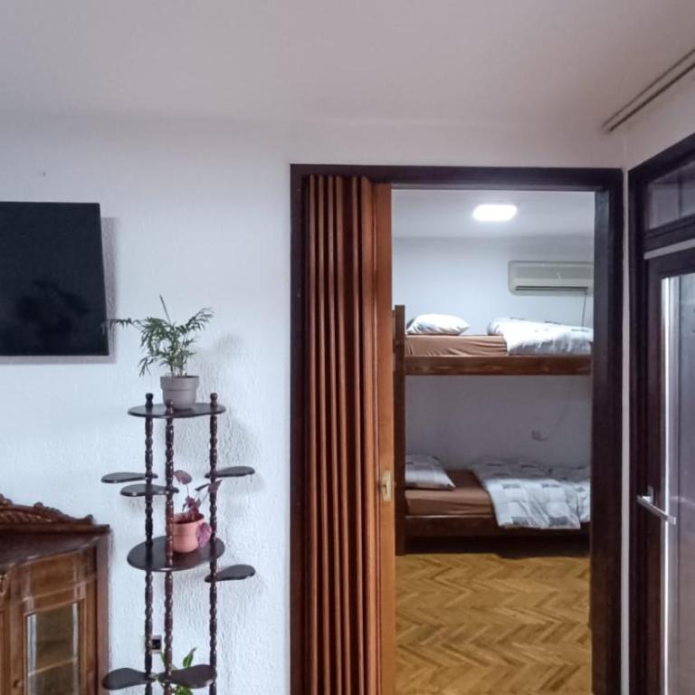 Small Hill Guesthouse - Two-Bedroom Apartment with Balcony and Terrace - 6