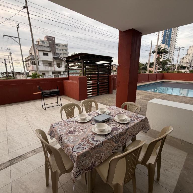 Departamento con vista al mar , piscina y parqueadero en Tonsupa - Two-Bedroom Apartment - 4