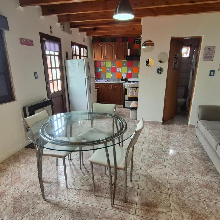 Departamento patio interno en zona centro - Two-Bedroom Apartment - 12