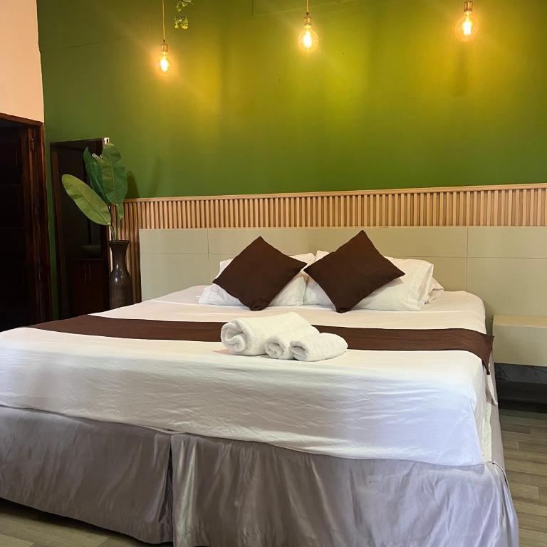 Santa Alejandría Hotel - Deluxe Queen Room - 8