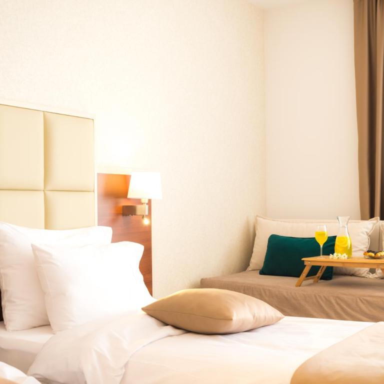 Hotel Kadmo by Aycon - Trokrevetna Soba sa Balkonom - 1