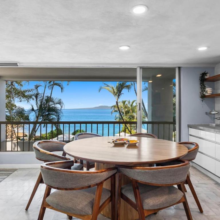 Casa Tsikuri: Remodeled Gemelas Beachfront Condo - Appartement - 1