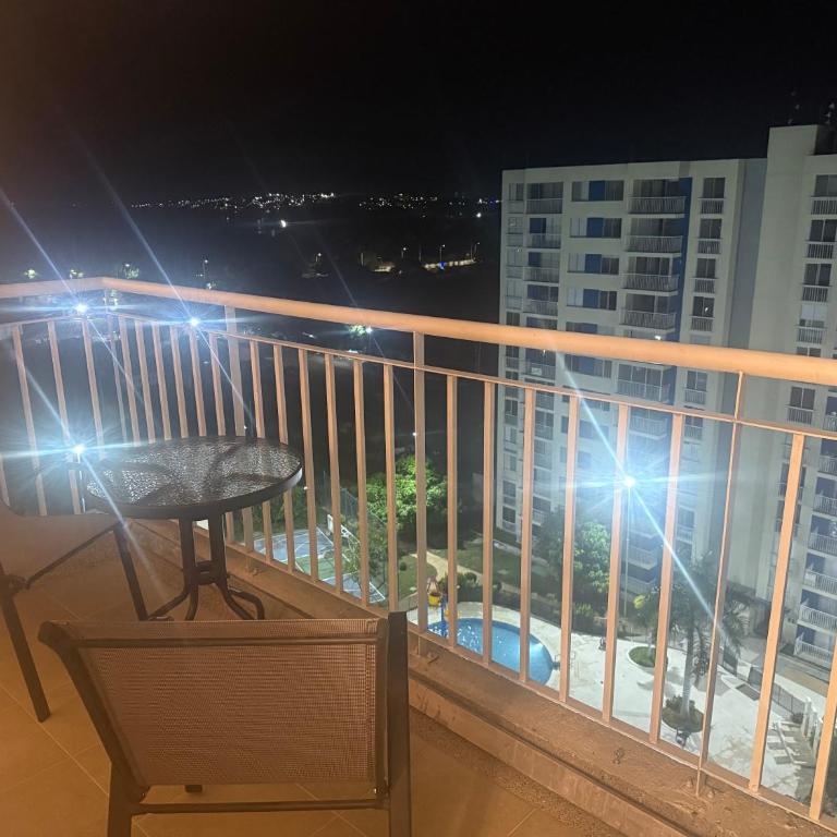 Apartamento acogedor en ricaurte, 3 habitaciones, 2 baños para 6 personas - Three-Bedroom Apartment - 12