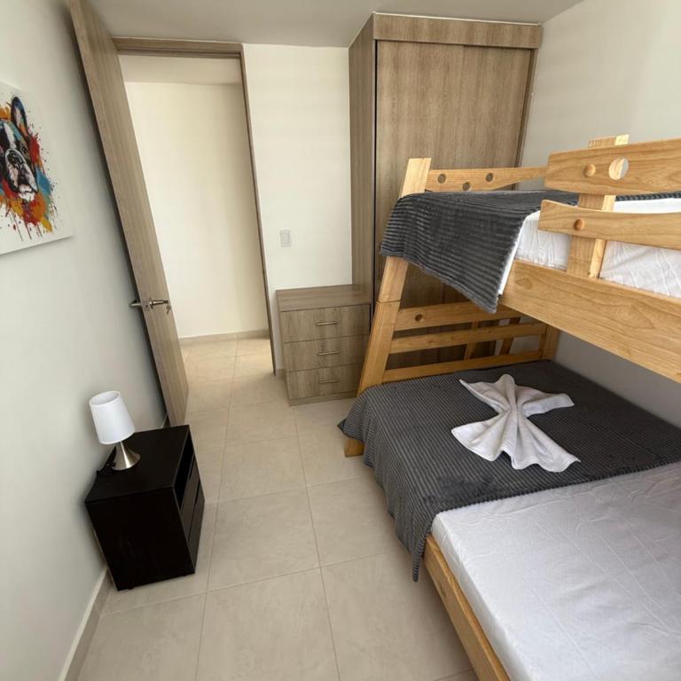 Apartamento acogedor en ricaurte, 3 habitaciones, 2 baños para 6 personas - Three-Bedroom Apartment - 21