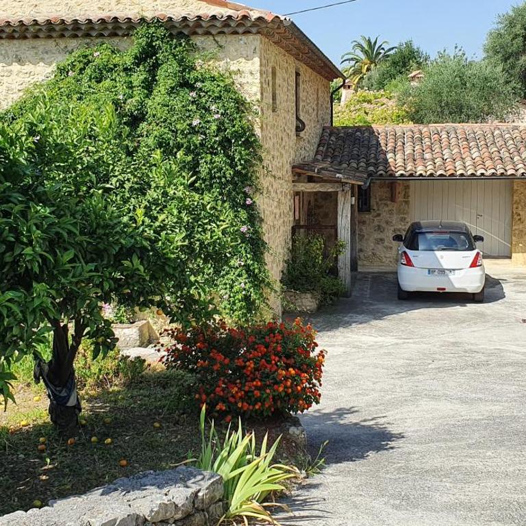 villa provençale en pierre avec vue sur la mer, piscine et jacuzzi - Villa avec Piscine Privée - 74