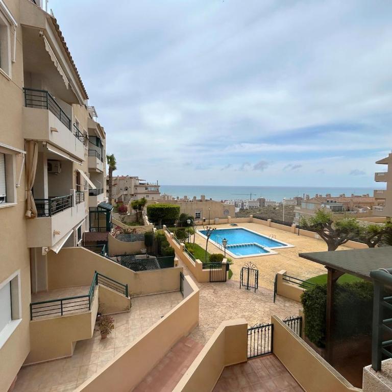 Sea View Apt, Pool & Garden, Walk to Beach & Park - Apartamento de 2 dormitorios - 4