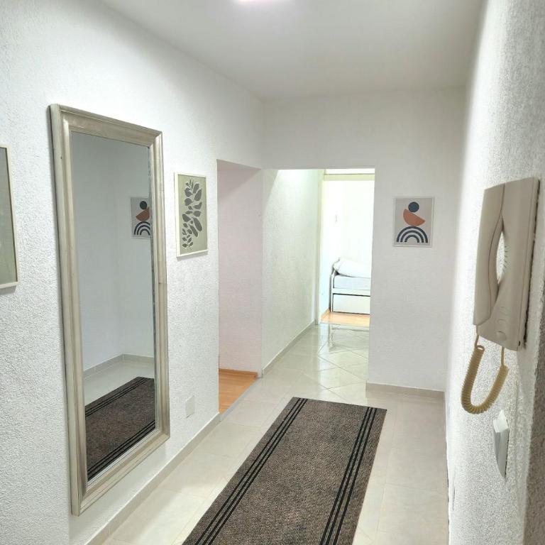 Spacious and beautiful apartment - Apartman sa 2 Spavaće Sobe - 2