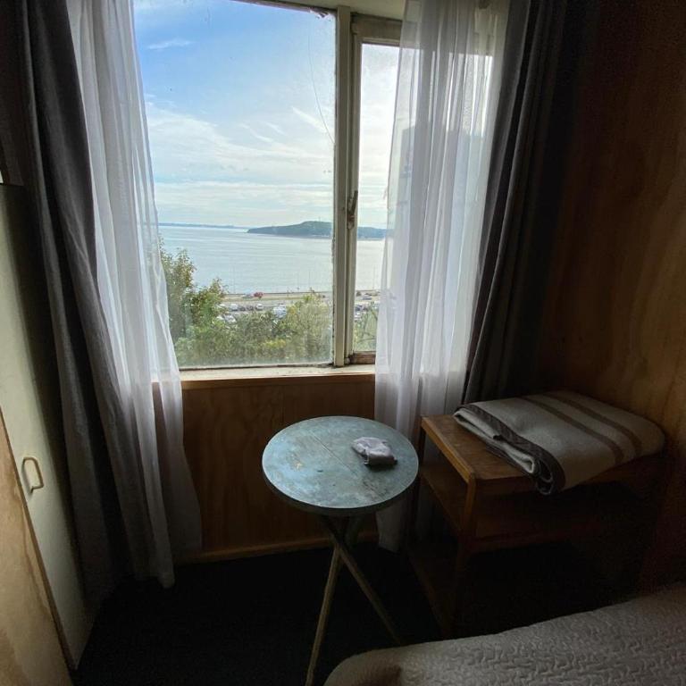 Habitaciones centrales en Puerto Montt - Double Room with Shared Bathroom - 4
