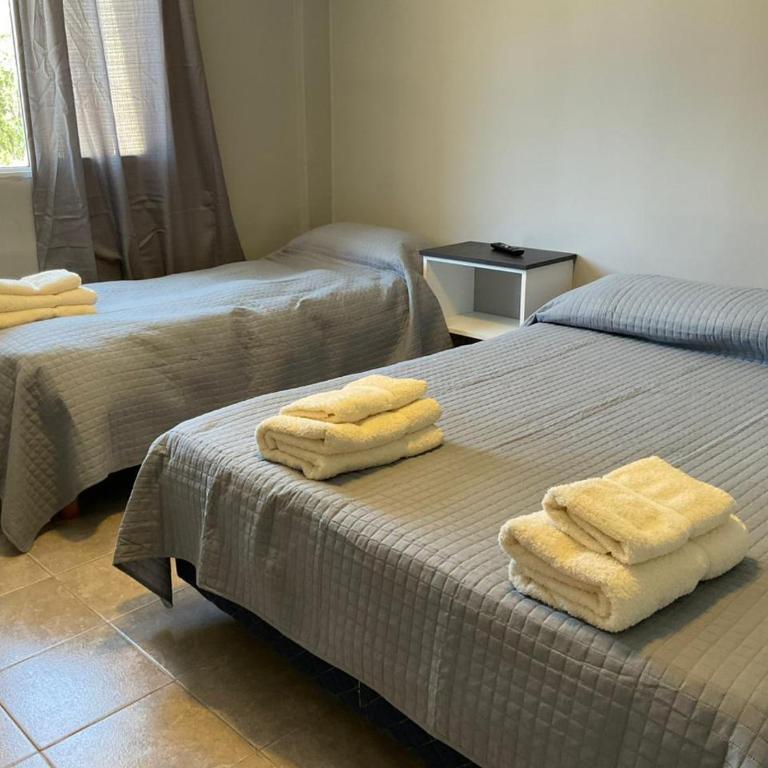 HOTEL EL VIEJO Bar - Triple Room with Private Bathroom - 2