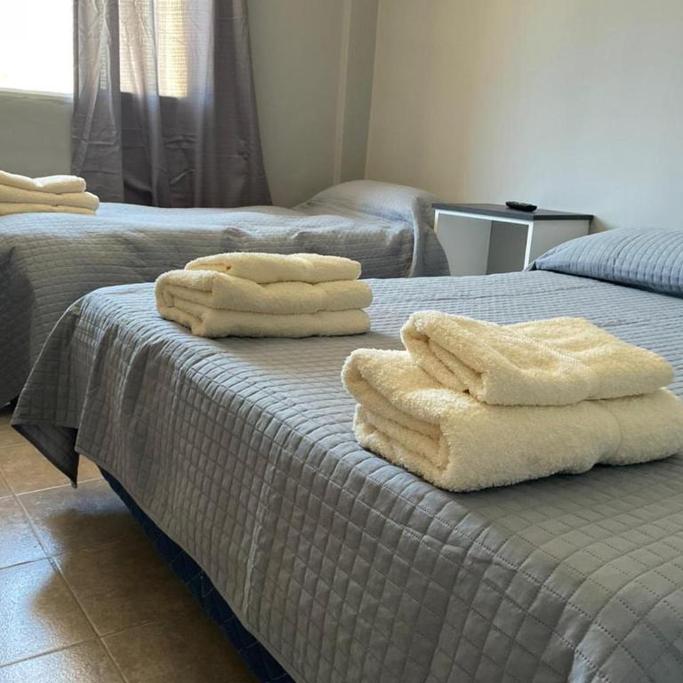 HOTEL EL VIEJO Bar - Triple Room with Private Bathroom - 3