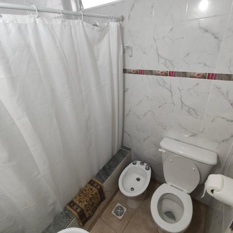 Hospedaje Dos Soles - Centro - Habitación Cuádruple con baño privado - 6