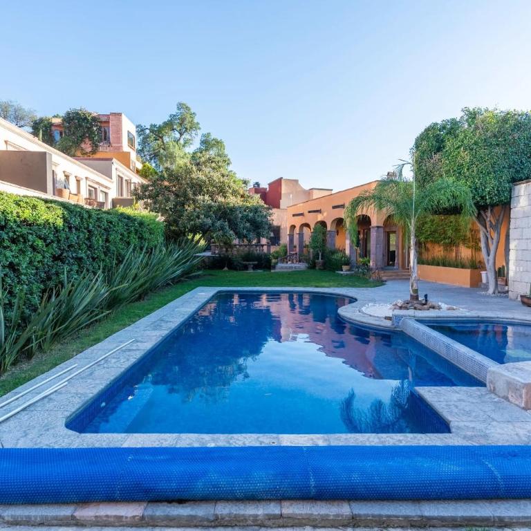 Angelic 2BR Nest - Pool & Hot Tub - Gated Village - Vacation Home - 15