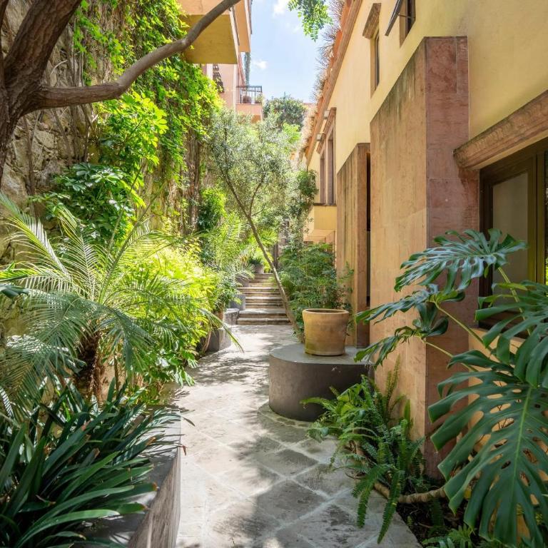Angelic 2BR Nest - Pool & Hot Tub - Gated Village - Vacation Home - 49