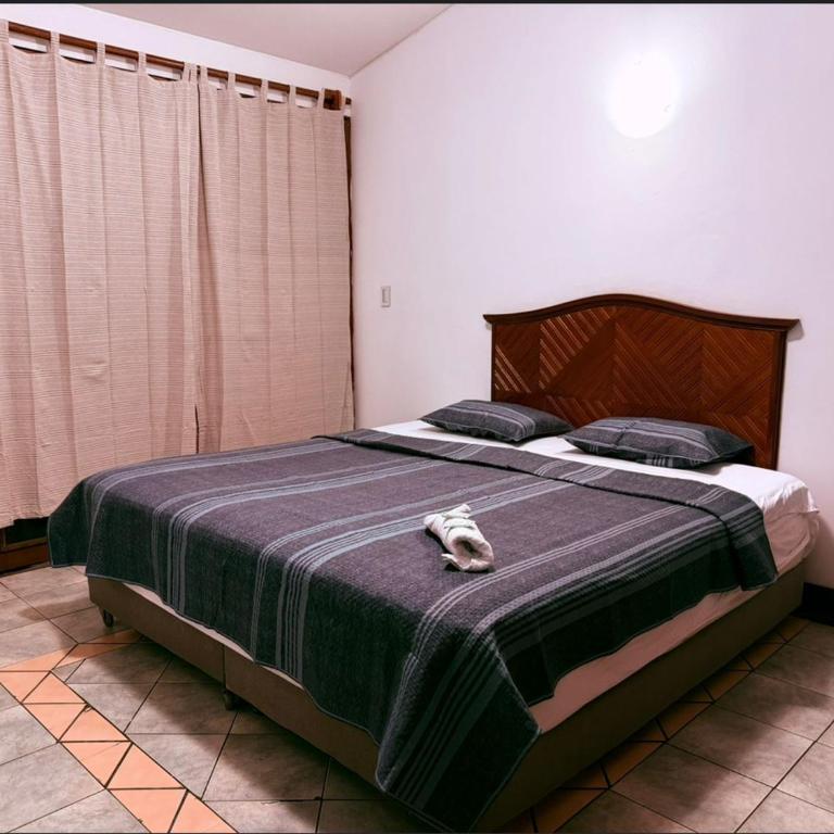Kaenla House & Apartments - Queen Suite with Pool View - 2