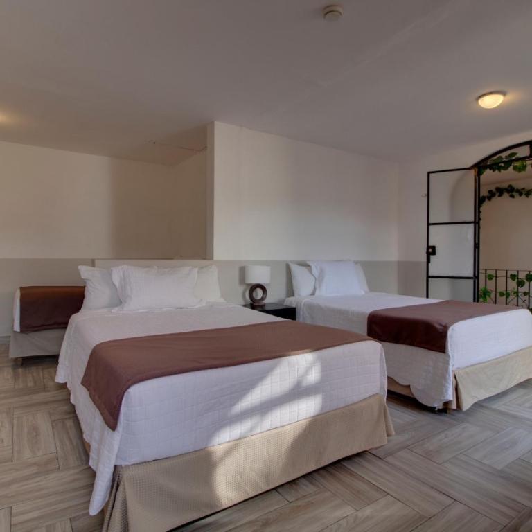 Hotel Punto 79 - Habitación Familiar con balcón - 1