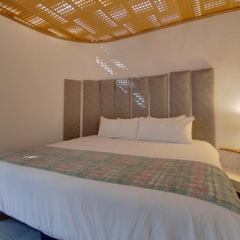 Hotel Punto 79 - Habitación con cama extragrande. - 4