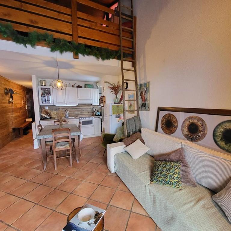 Charmant Duplex 2 Ch. avec Balcon et WIFI à Montgenèvre - FR-1-266-260 - Apartamento - 2