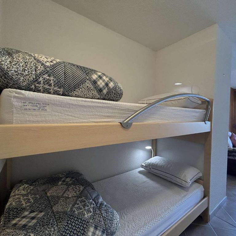 Appartement Chaleureux 4 Pers avec Balcon et Parking à Montgenèvre - FR-1-330D-159 - Apartment - 2