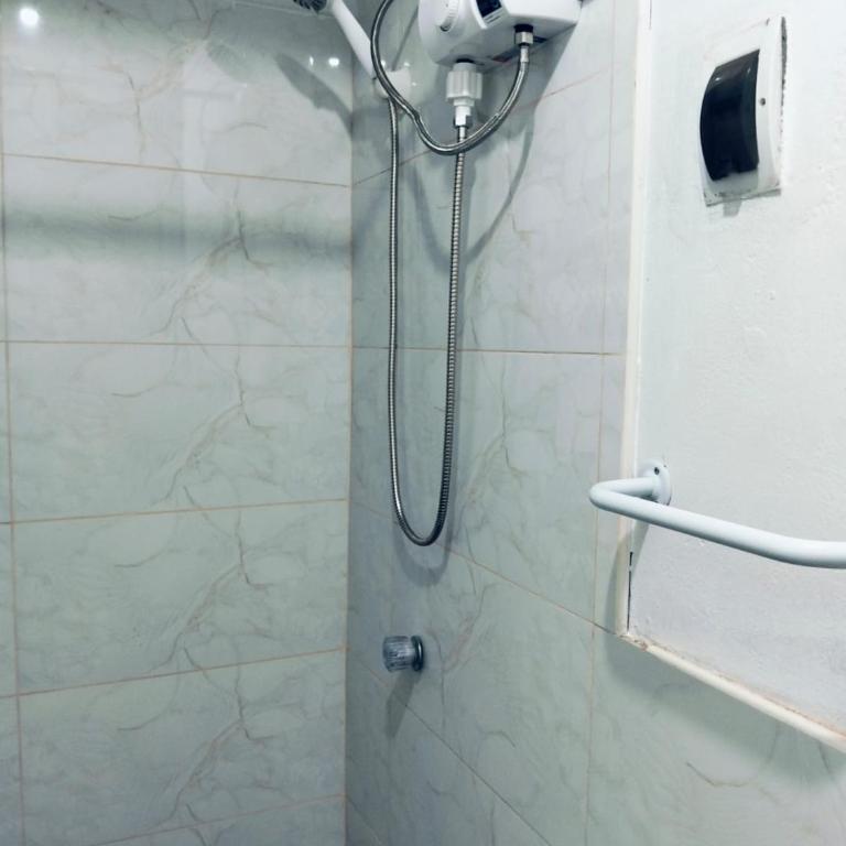 Alojamiento Santo Domingo - Huarmey - Habitación Doble con baño privado - 2 camas - 2