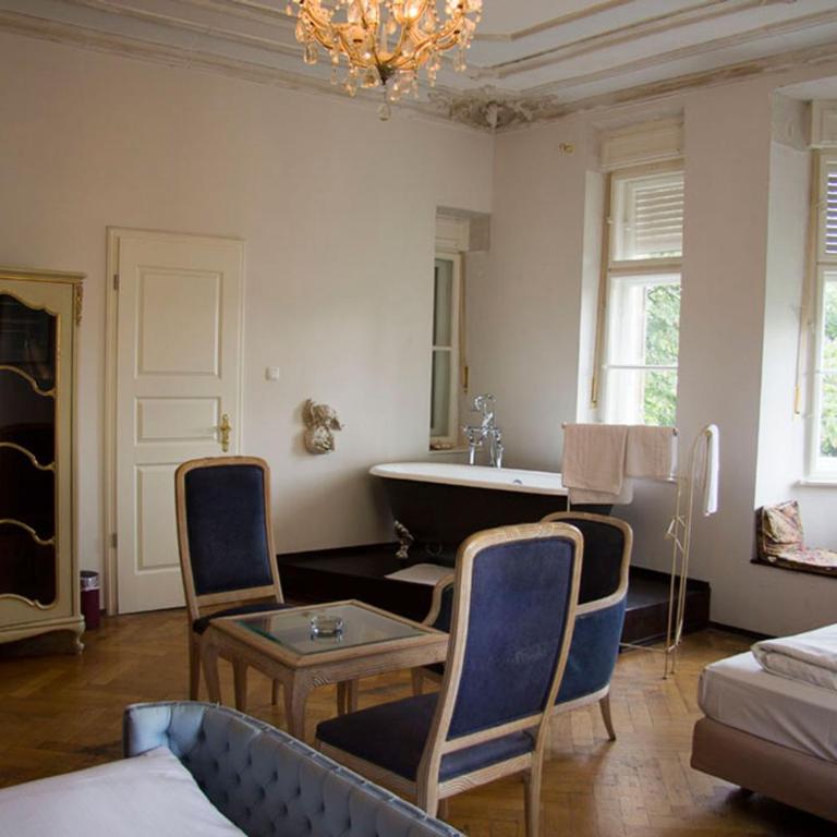 Hotel Mariandl - Doppelzimmer mit Badewanne - 2