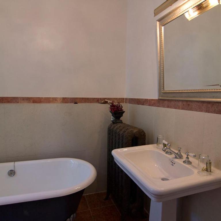 Hotel Mariandl - Doppelzimmer mit Badewanne - 3