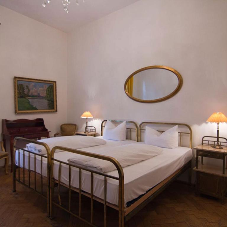 Hotel Mariandl - Doppelzimmer mit eigenem externen Bad - 3
