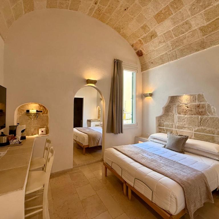 Vittorio Emanuele Charming Suites - Camera Matrimoniale con Bagno Privato - 3