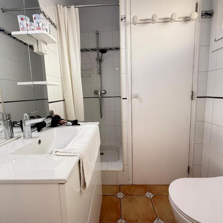 2P vue mer idéalement situé face plages du Midi - Appartement - 8