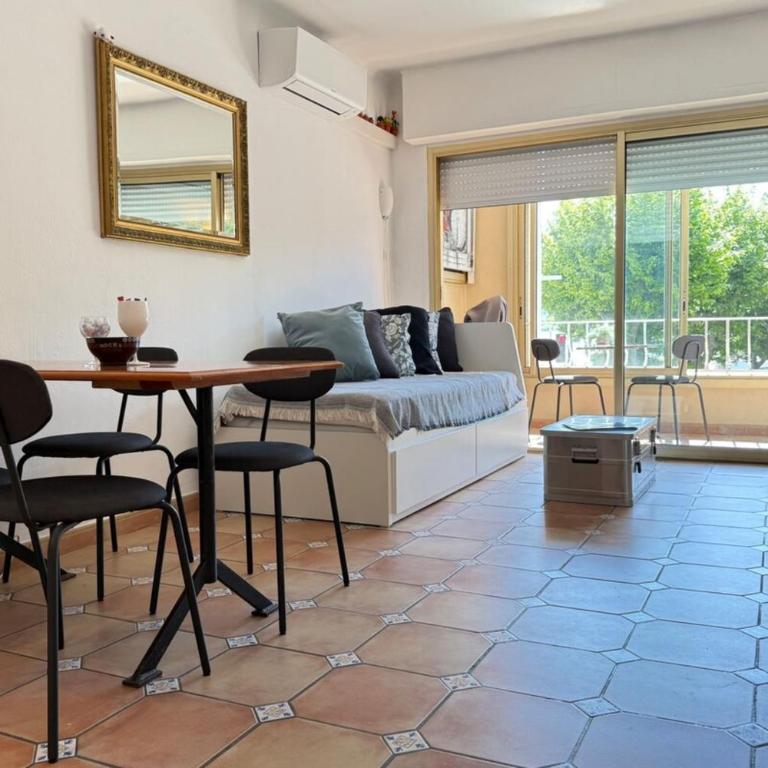 2P vue mer idéalement situé face plages du Midi - Appartement - 3