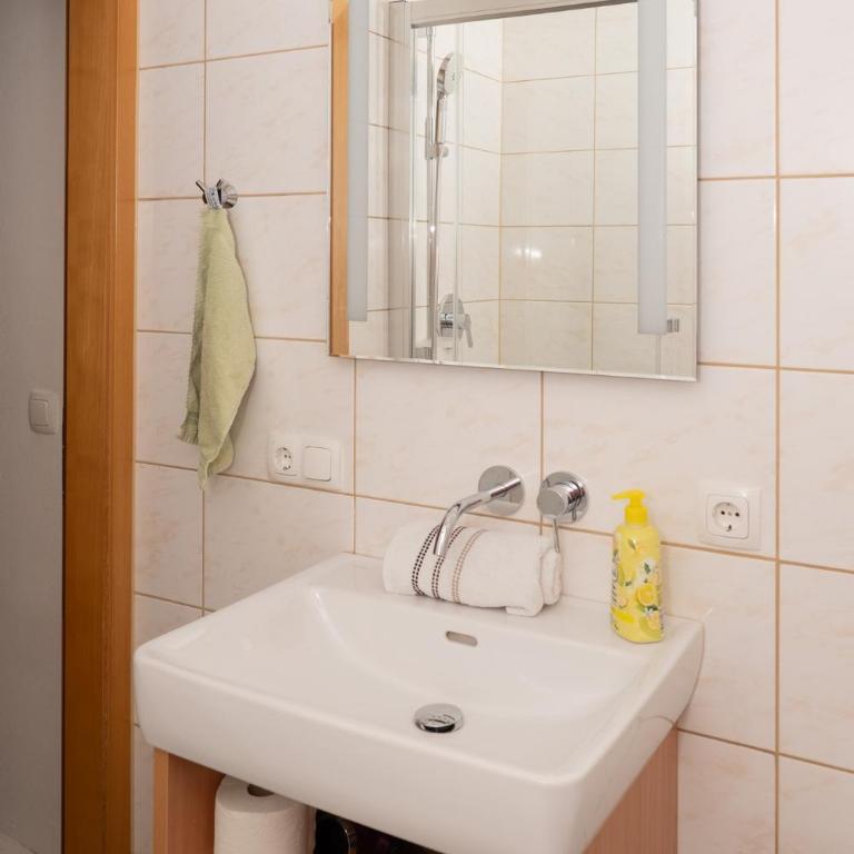 Linz SUNNY - Standard Apartment mit 1 Schlafzimmer - 10