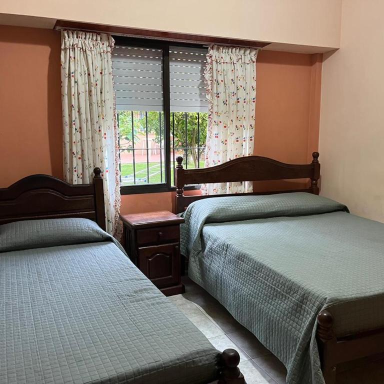 Departamento con patio Rodomar - Three-Bedroom Apartment - 9
